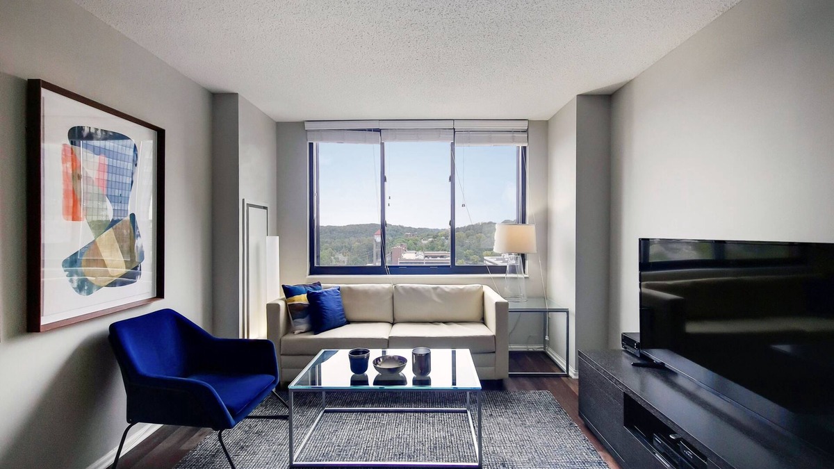 White Plains Apartment | One Bed in White Plains, 5-minute Walk to Train