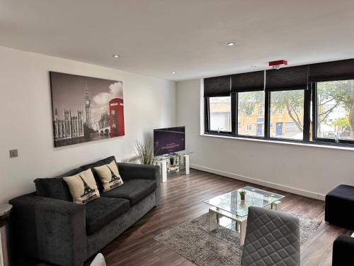 The Westside Apartment | One-bed Luxury Apartment B11SA by LiveComfortably