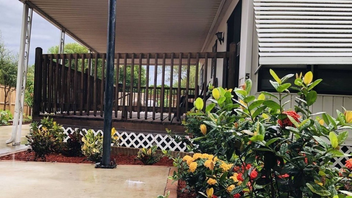 Harlingen House | One Bed RoomTravel trailer