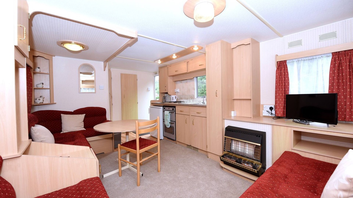 Barbrook House | One bed static with parking. Walk to Lynton Town Centre. Free fishing onsite