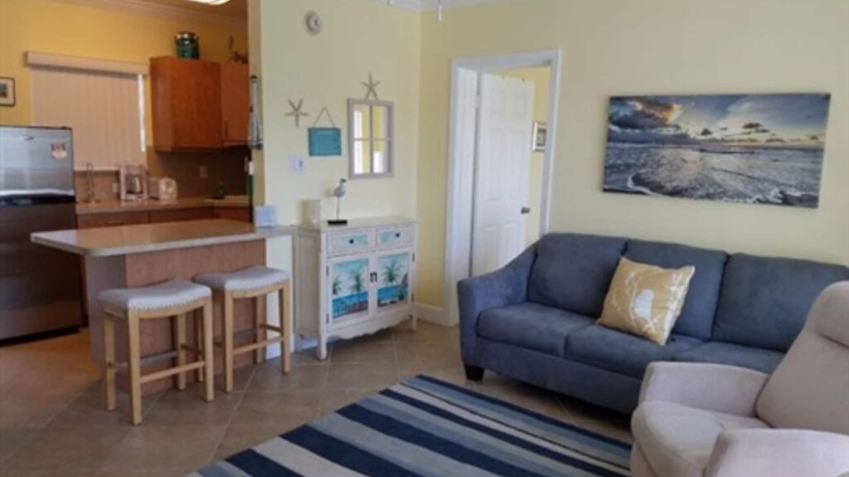 Hillsboro Beach Apartment | One Bedroom Apartment #201