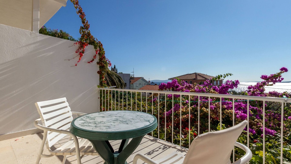 Seget Vranjica Apartment | One bedroom apartment near beach Seget Vranjica, Trogir (A-5964-d)