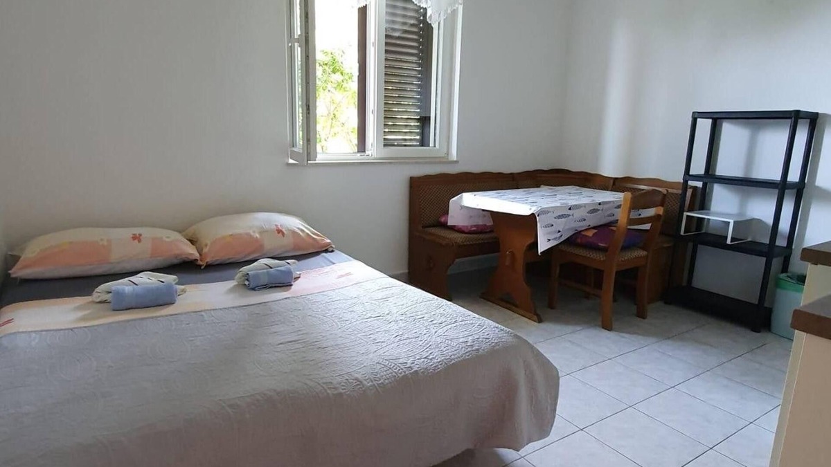Stara Novalja Apartment | One bedroom apartment near beach Stara Novalja, Pag (A-13938-a)