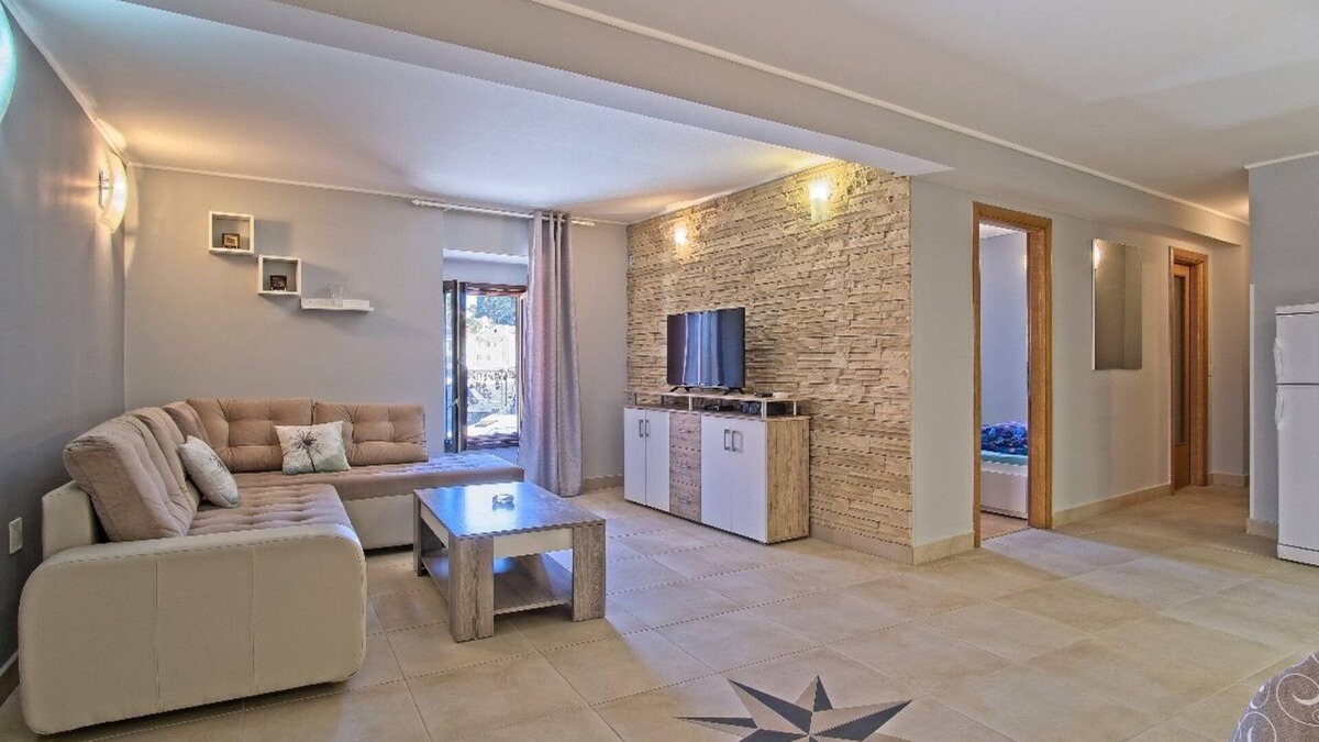 Veli Losinj Apartment | One-Bedroom Apartment in the center of Veli Losinj