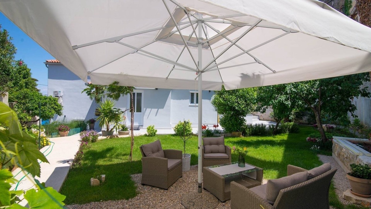 Veli Losinj Apartment | One bedroom apartment with terrace Veli Lošinj, Lošinj (A-19801-b)