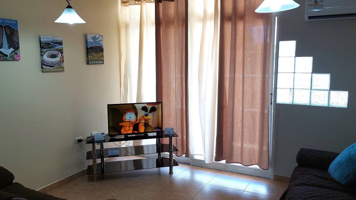 Camaran Apartment | One bedroom apartment in Guayana City with WiFi, A/A, kitchen and living room.
