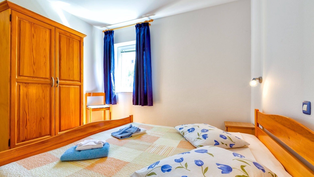 Cove Murtar Apartment | One bedroom apartment with terrace and sea view Mali Lošinj, Lošinj (A-8026-a)