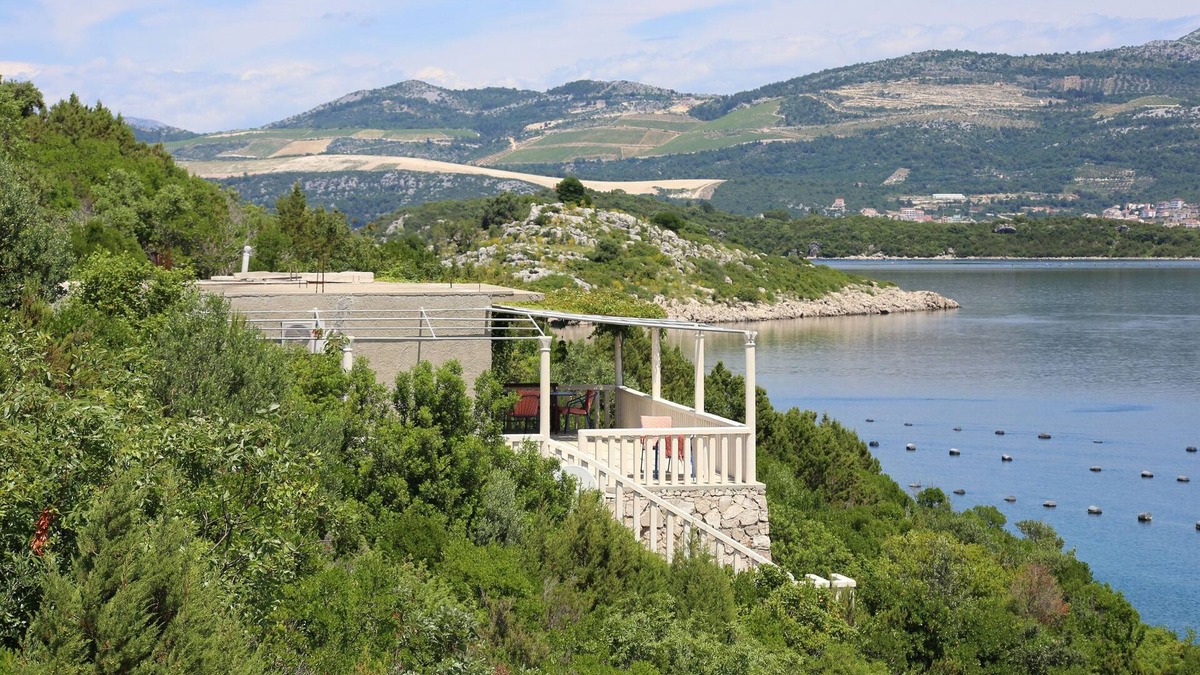 Putnikovic Apartment | One bedroom apartment near beach Kabli, Pelješac (A-10221-a)