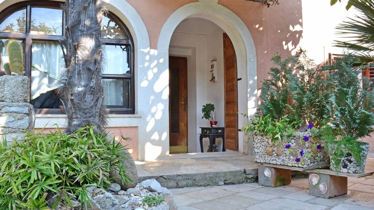 Veli Losinj Apartment | One bedroom apartment with terrace Veli Lošinj, Lošinj (A-8029-b)