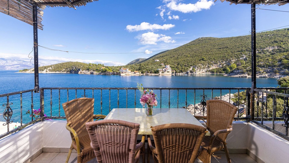 Pokrivenik Apartment | One bedroom apartment near beach Cove Pokrivenik, Hvar (A-2073-g)