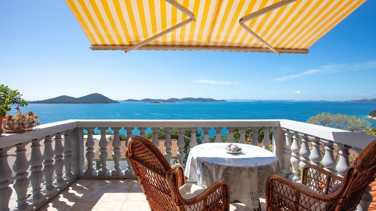 Drage Apartment | One bedroom apartment with terrace and sea view Drage, Biograd (A-19189-b)