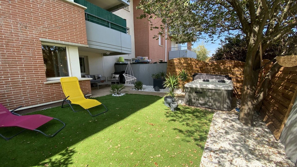 Blagnac Apartment | One-bedroom apartment with jacuzzi