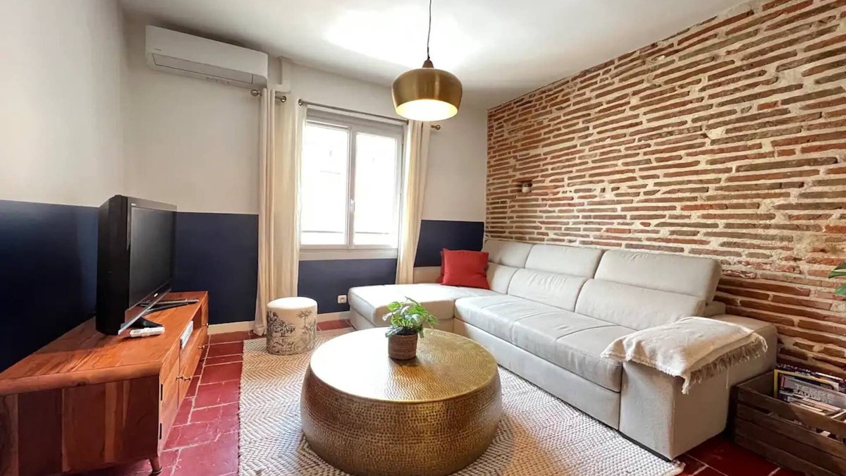 Saint-Cyprien Apartment | One-bedroom apartment in Toulouse