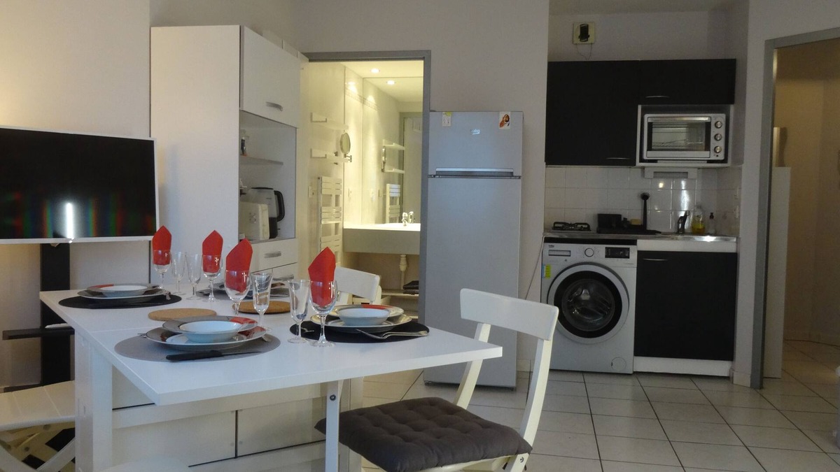 Yves Farge - Le Fleuve Apartment | One-Bedroom Apartment, good standard, quiet with parking