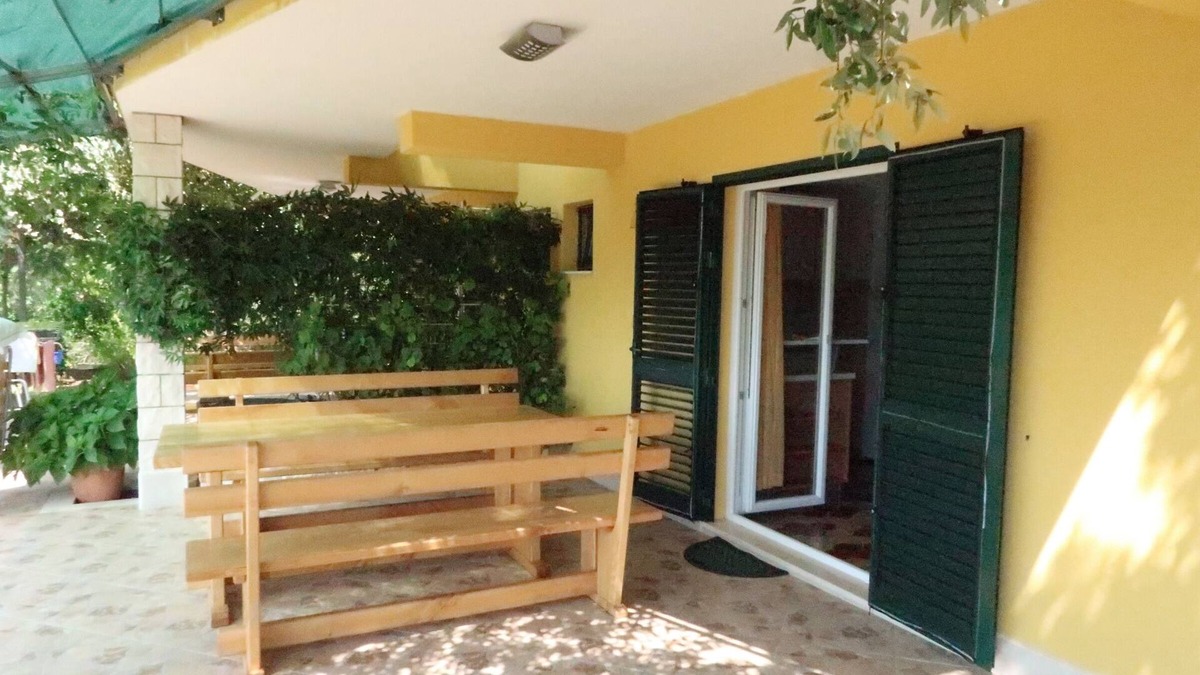 Loviste Apartment | One bedroom apartment with terrace and sea view Lovište, Pelješac (A-10197-c)