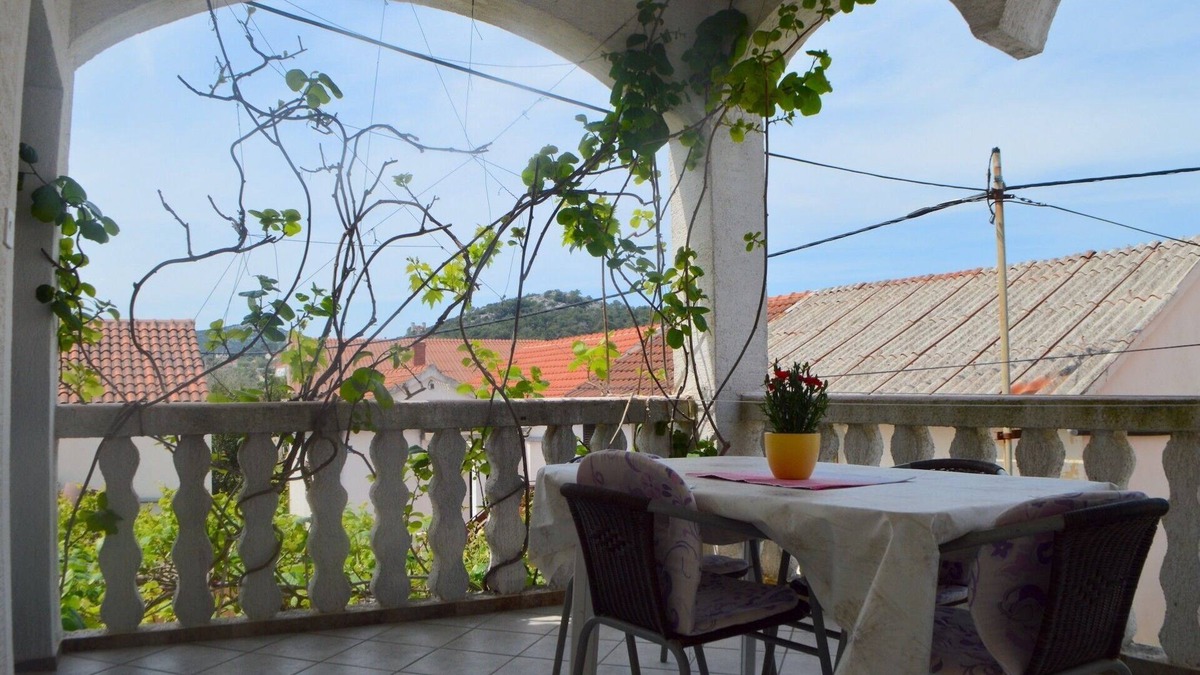 Lukoran Apartment | One bedroom apartment with terrace and sea view Lukoran, Ugljan (A-23830-d)