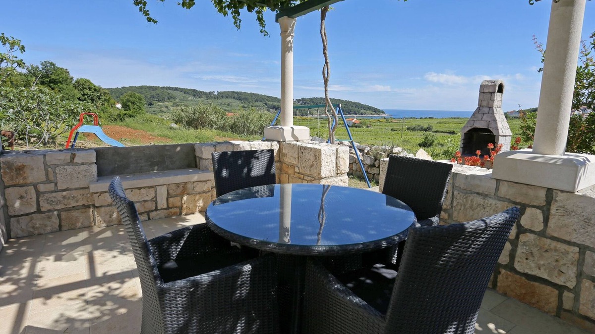 Vela Glavica Apartment | One bedroom apartment with terrace and sea view Lumbarda, Korčula (A-4429-a)