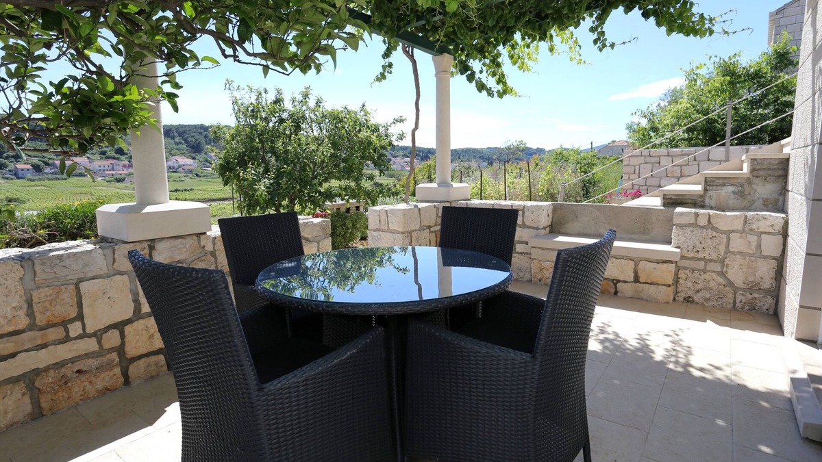 Vela Glavica Apartment | One bedroom apartment with terrace and sea view Lumbarda, Korčula (A-4429-b)