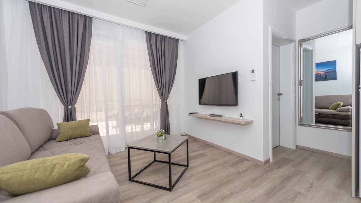 Donja luka Apartment | One bedroom apartment with terrace Makarska (A-19134-b)