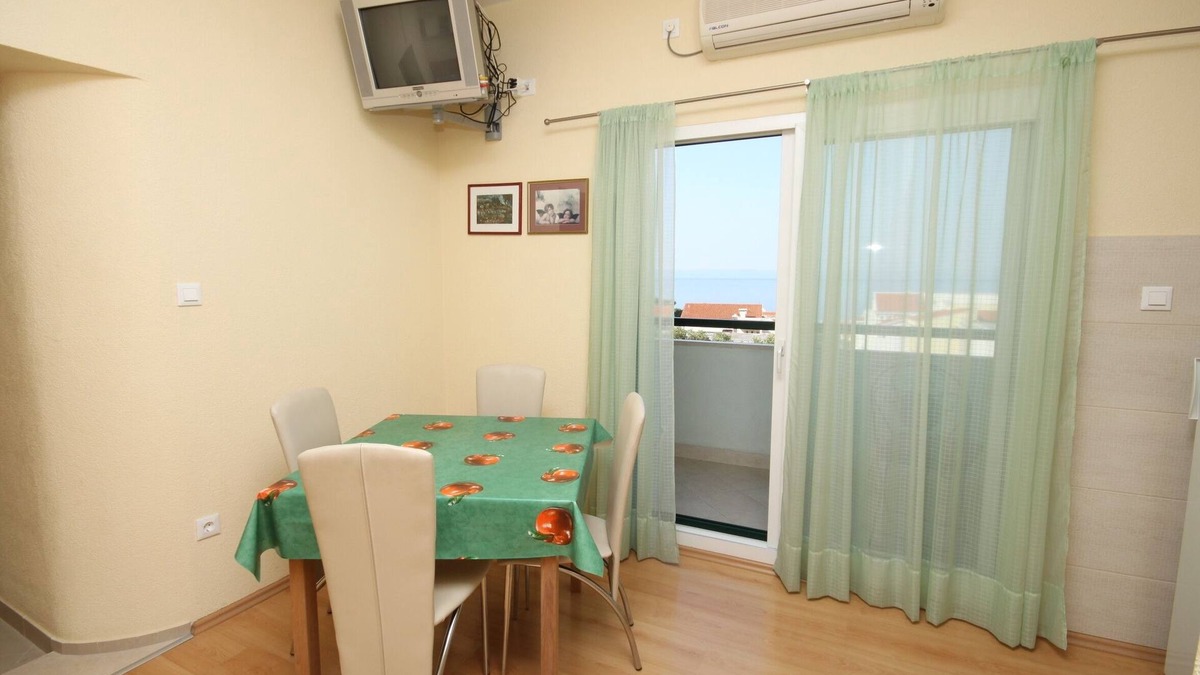 Ratac Apartment | One bedroom apartment with balcony and sea view Makarska (A-6632-b)