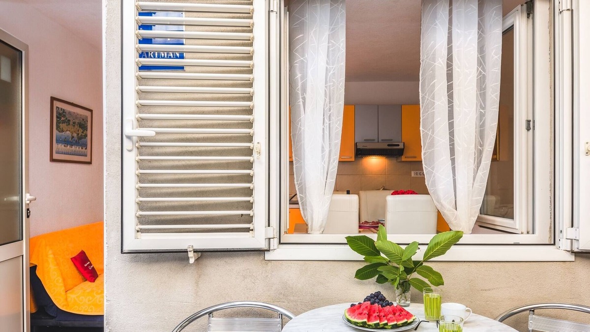 Bili brig Apartment | One bedroom apartment with terrace Makarska (A-12336-a)