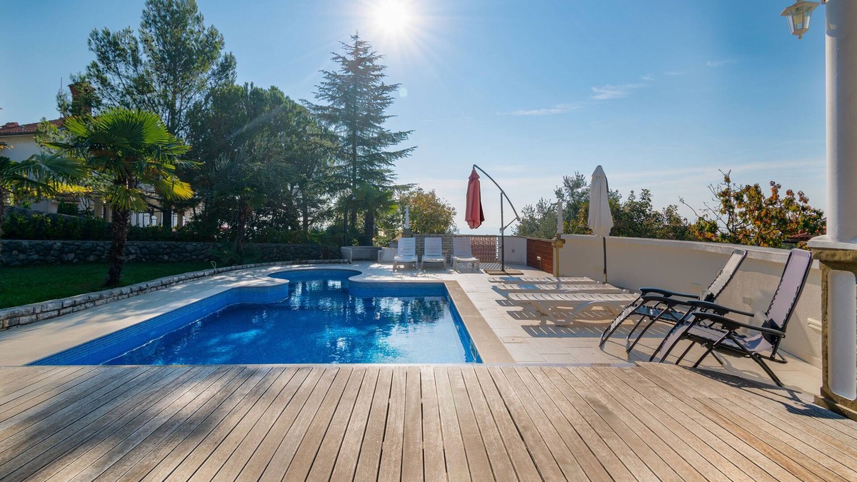 Mihotici Apartment | One bedroom apartment with terrace Opatija - Pobri, Opatija (A-16390-a)