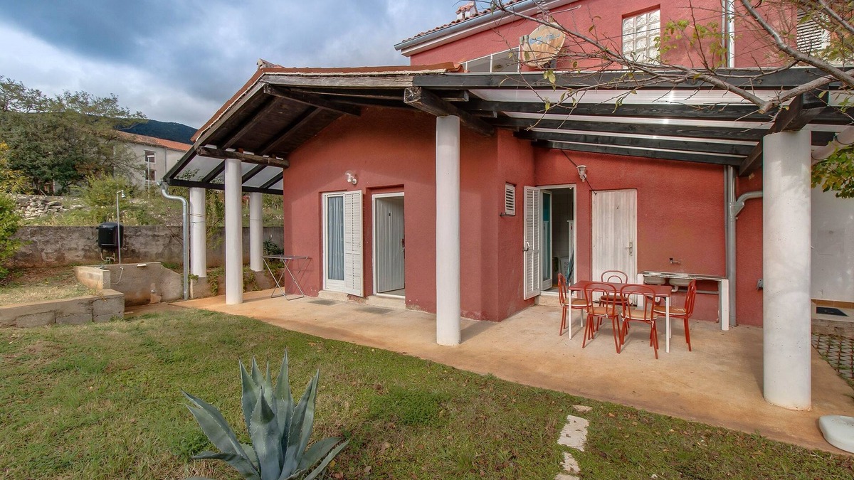 Nerezine Apartment | One bedroom apartment with terrace and sea view Nerezine, Lošinj (A-2516-a)