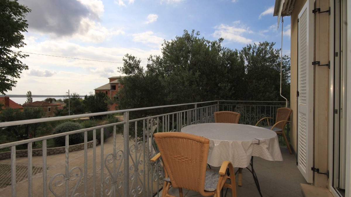 Nerezine Apartment | One bedroom apartment with balcony and sea view Nerezine, Lošinj (A-2518-a)