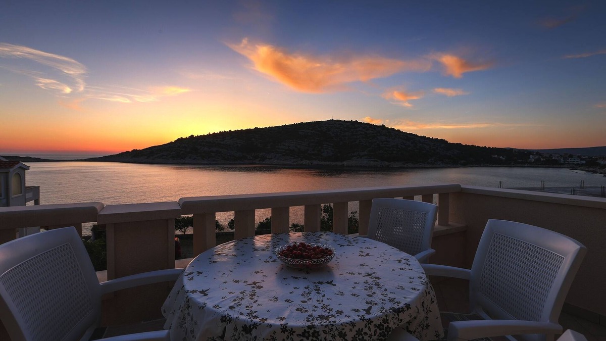 Razanj Apartment | One bedroom apartment near beach Ražanj, Rogoznica (A-7484-a)