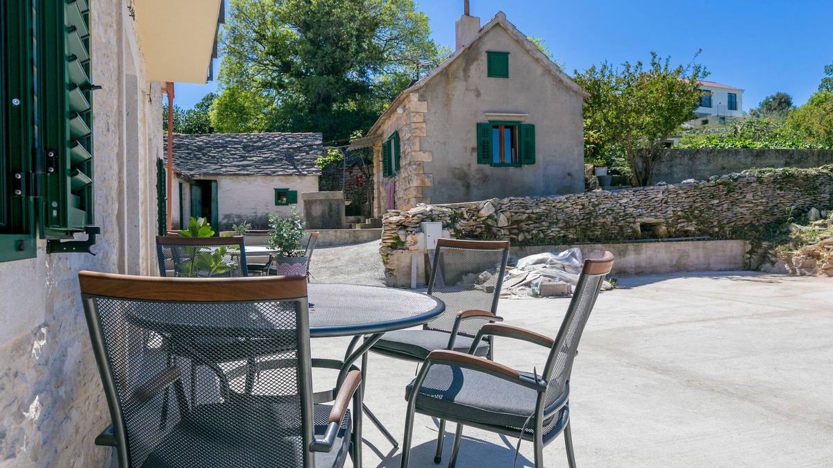 Skrip Apartment | One bedroom apartment with terrace Škrip, Brač (A-23826-a)