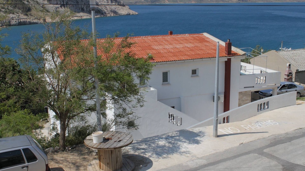 Metajna Apartment | One bedroom apartment with terrace and sea view Metajna, Pag (A-6336-g)