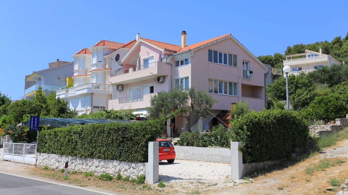 Poljica Apartment | One bedroom apartment near beach Poljica, Trogir (A-19316-b)