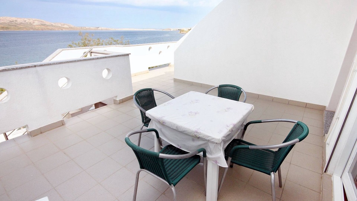 Metajna Apartment | One bedroom apartment near beach Metajna, Pag (A-6289-b)