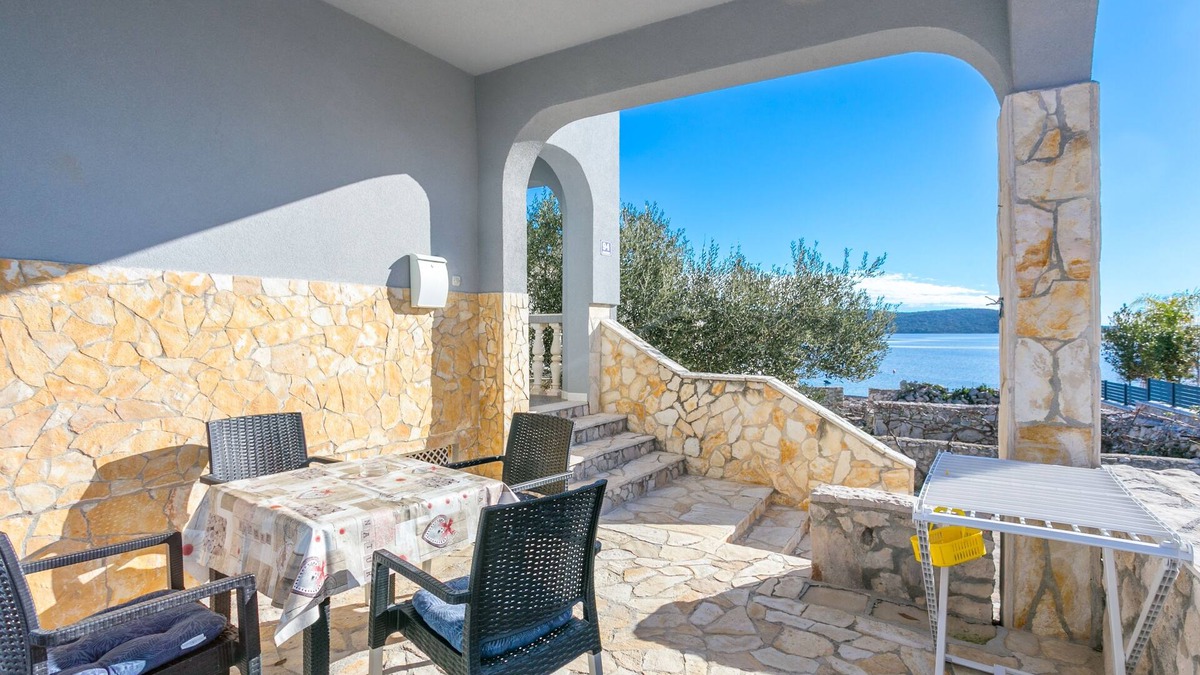 Sevid Apartment | One bedroom apartment near beach Sevid, Trogir (A-4287-d)
