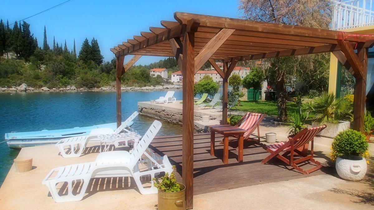 Blace Apartment | One bedroom apartment near beach Blace, Neretva Delta - Ušće Neretve (A-16068-b)
