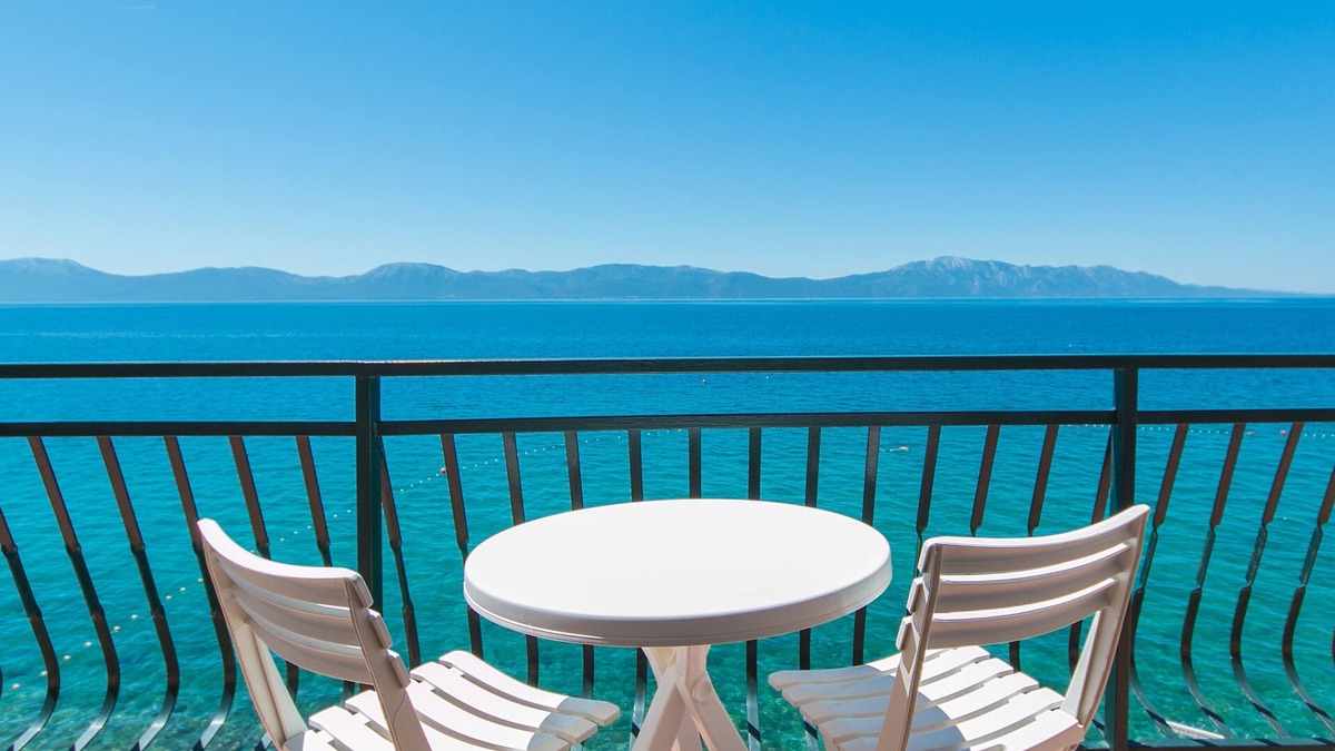 Brist Apartment | One bedroom apartment near beach Brist, Makarska (A-15465-b)