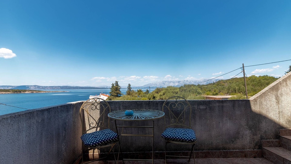 Pokrivenik Apartment | One bedroom apartment near beach Cove Pokrivenik, Hvar (A-4604-e)