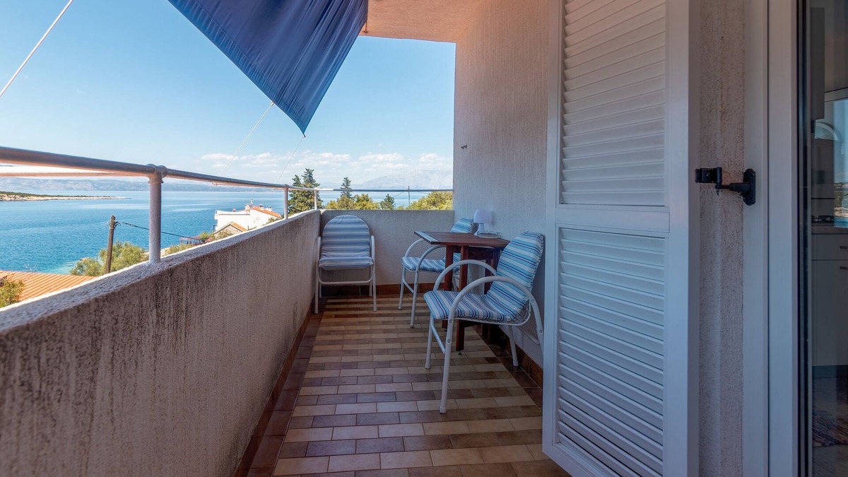 Pokrivenik Apartment | One bedroom apartment near beach Cove Pokrivenik, Hvar (A-4604-d)