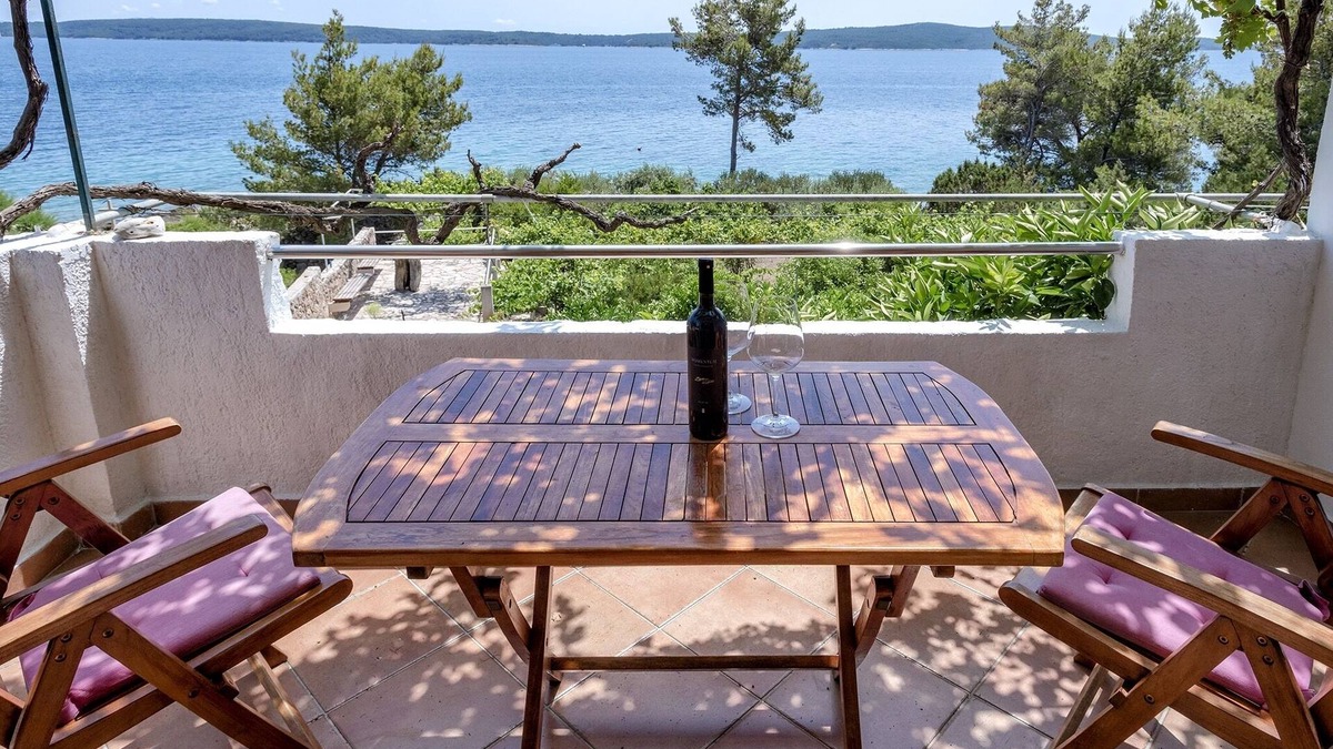 Zavala Apartment | One bedroom apartment near beach Zavala, Hvar (A-2061-b)