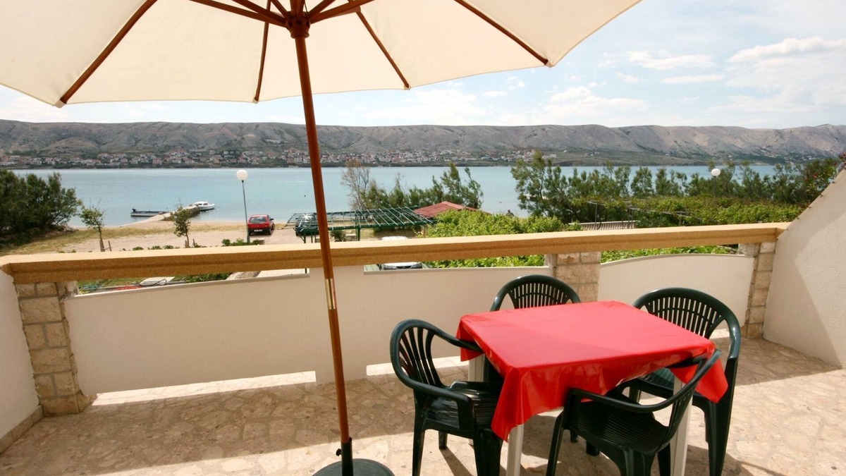 Pag Apartment | One bedroom apartment near beach Pag (A-6448-b)