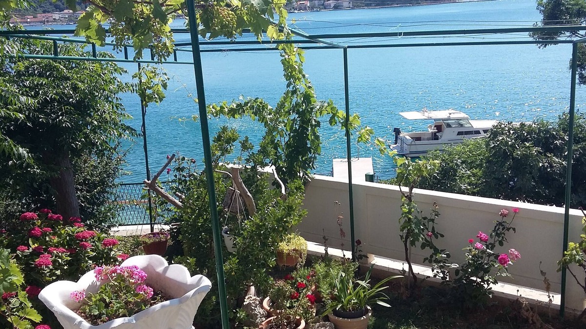 Rab Town Apartment | One bedroom apartment near beach Supetarska Draga - Gornja, Rab (A-2016-e)