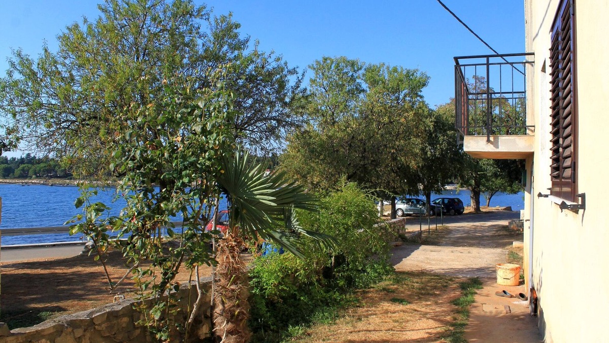 Krizine Apartment | One bedroom apartment near beach Sveti Ivan, Umag (A-9692-a)
