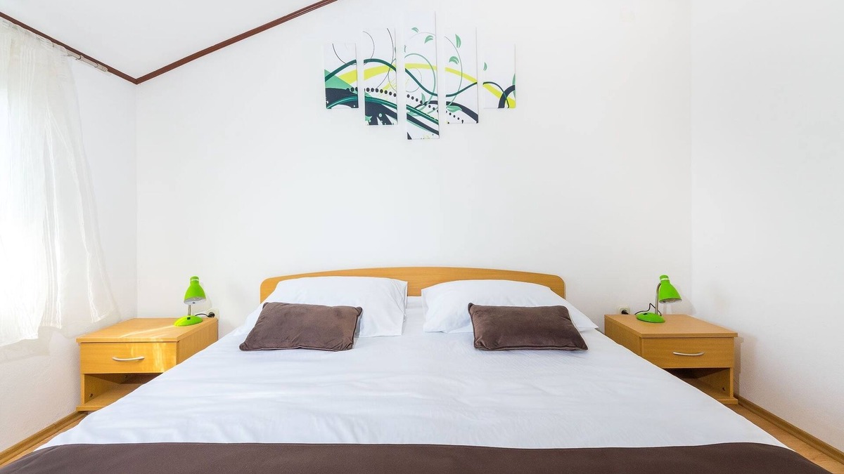 Vrsi Apartment | One bedroom apartment near beach Vrsi - Mulo, Zadar (A-5951-e)