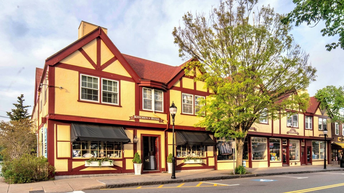 Falmouth Apartment | One Bedroom Apartment Located in Downtown Falmouth