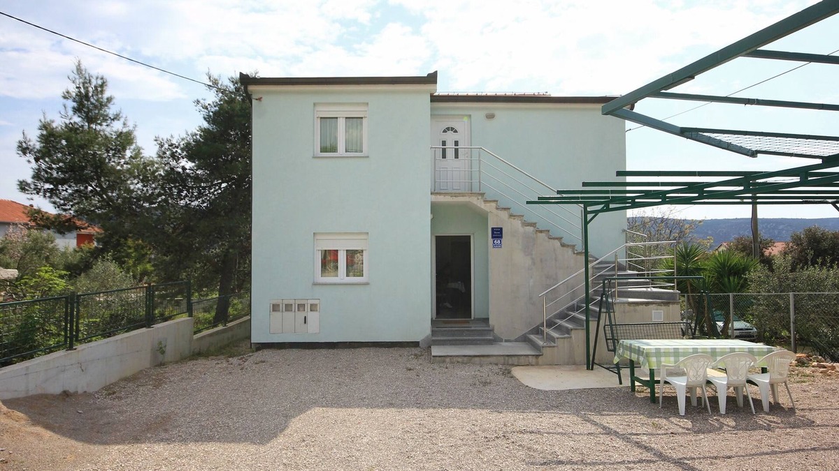 Poljica Apartment | One bedroom apartment with terrace Poljica, Trogir (A-10010-d)