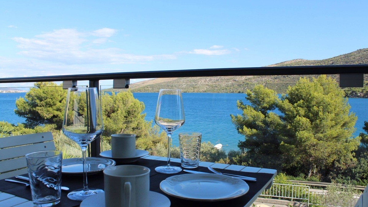Poljica Apartment | One bedroom apartment with terrace and sea view Poljica, Trogir (A-11934-a)