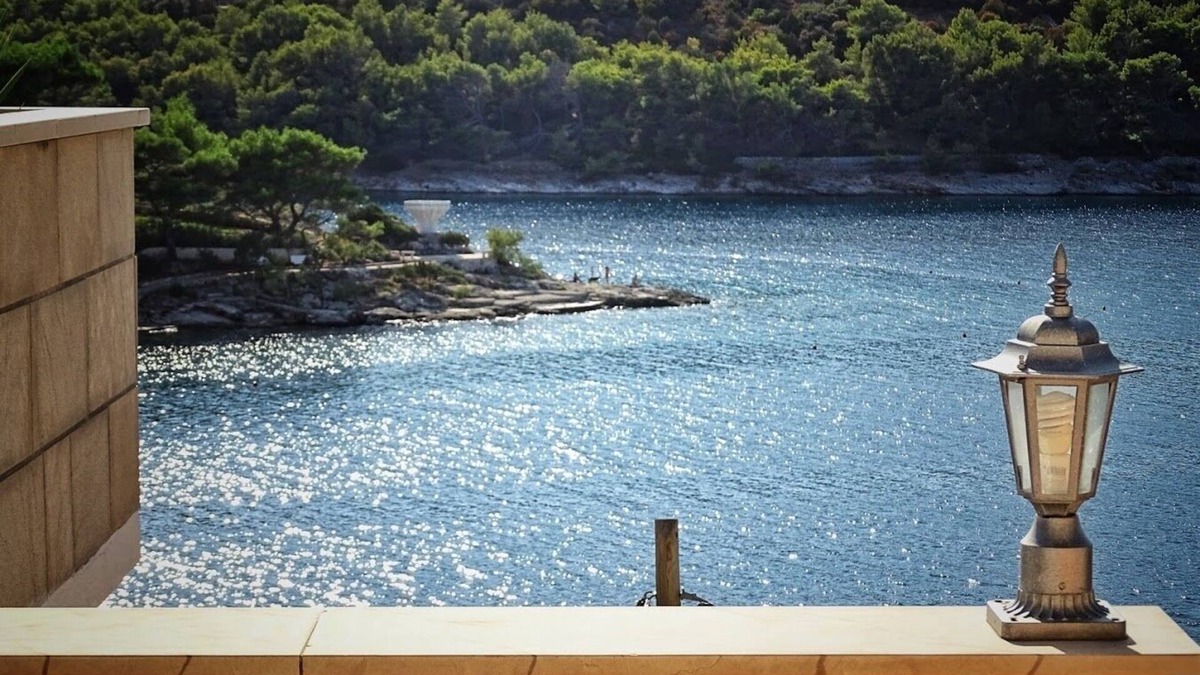 Povlja Apartment | One bedroom apartment with terrace and sea view Povlja, Brač (A-14399-b)