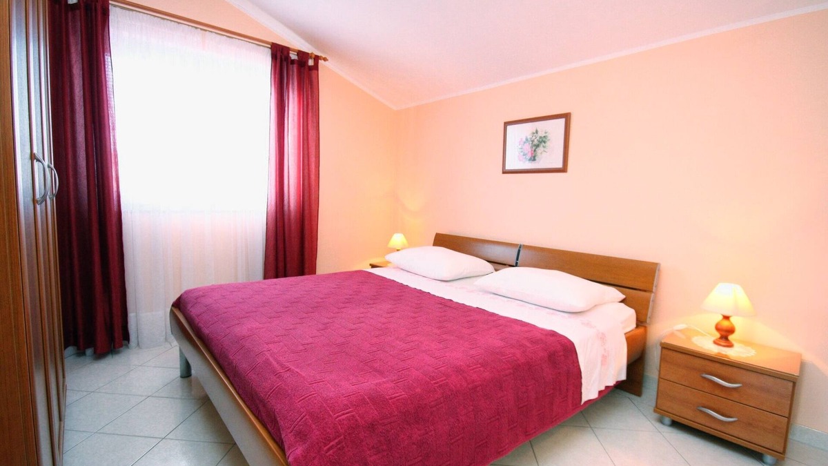 Vinisce Apartment | One bedroom apartment with terrace and sea view Vinišće, Trogir (A-5229-a)