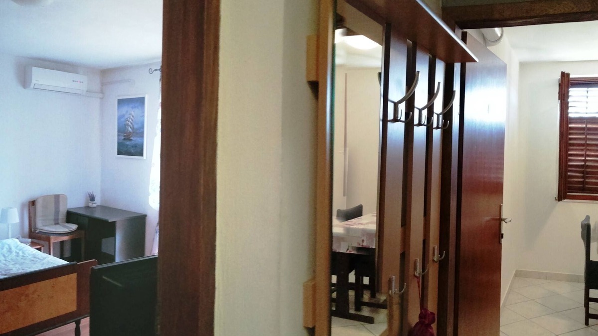 Valbandon Apartment | One bedroom apartment with balcony Valbandon, Fažana (A-7355-b)