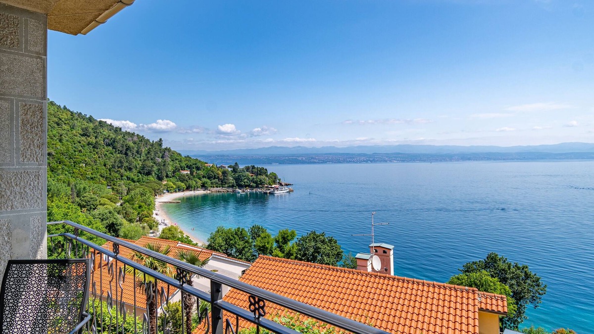 Medveja Apartment | One bedroom apartment with terrace and sea view Medveja, Opatija (A-7720-a)